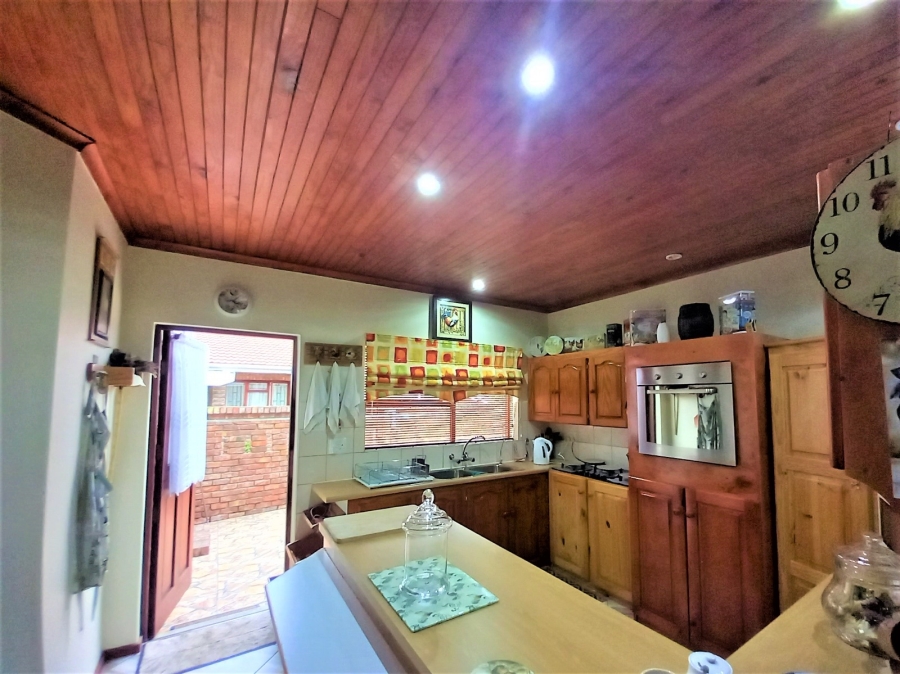 3 Bedroom Property for Sale in Deoville Park Western Cape